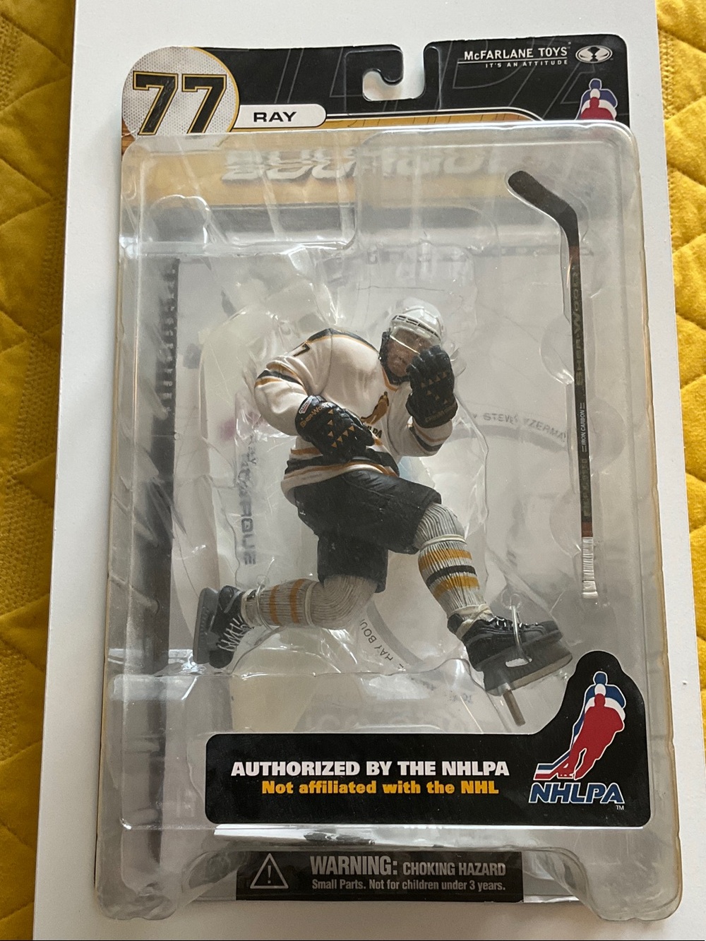 McFarlane NHLPA #77 Ray Hockey Figure - White/Black/Gold Jersey - Picture 1 of 2